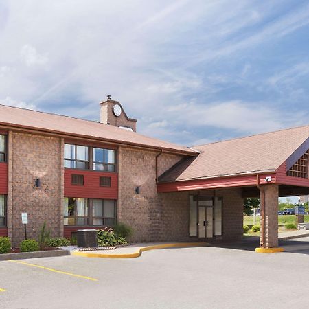 Travelodge By Wyndham Barrie Dış mekan fotoğraf