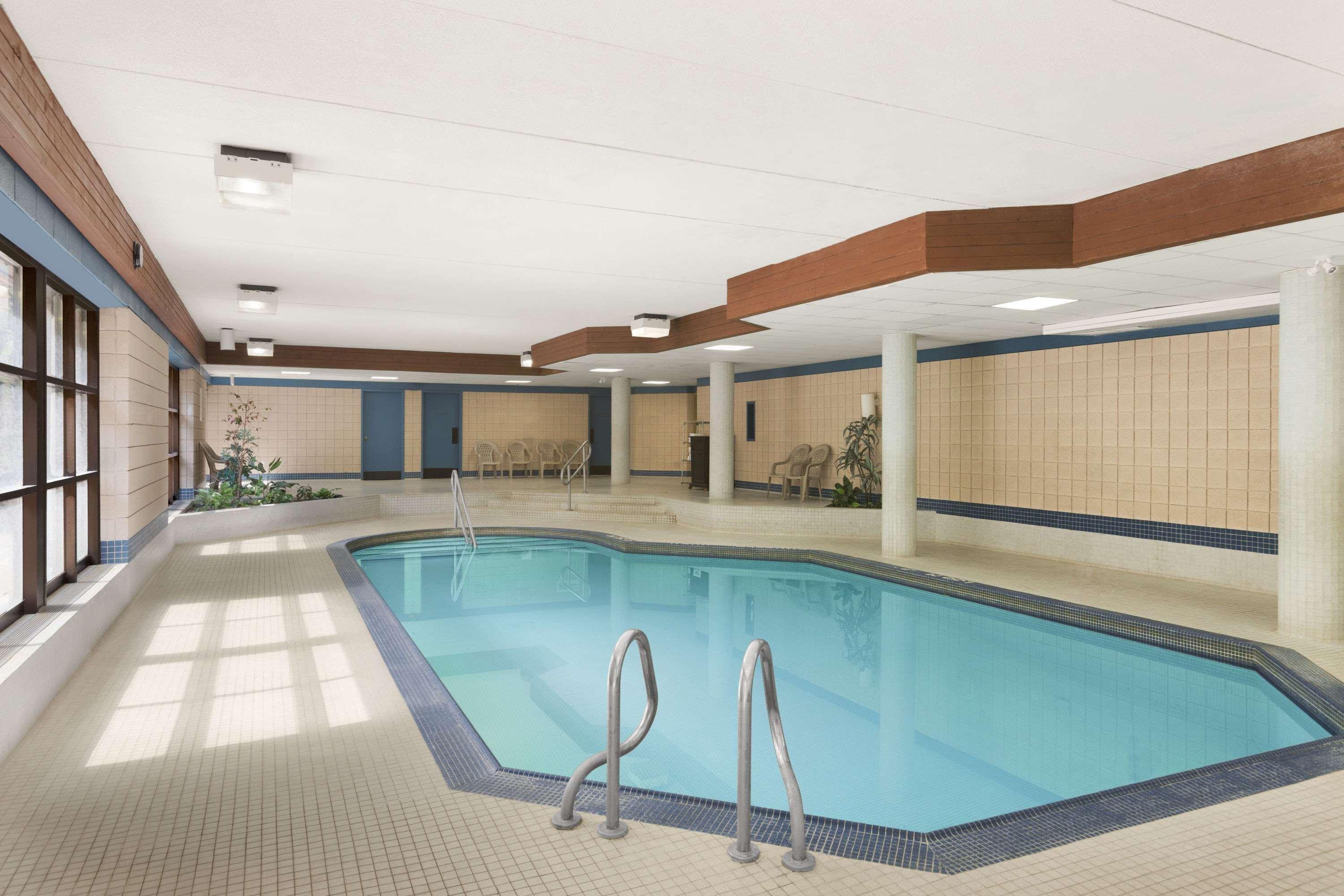 Travelodge By Wyndham Barrie Dış mekan fotoğraf