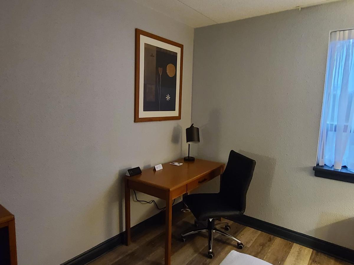 Travelodge By Wyndham Barrie Dış mekan fotoğraf
