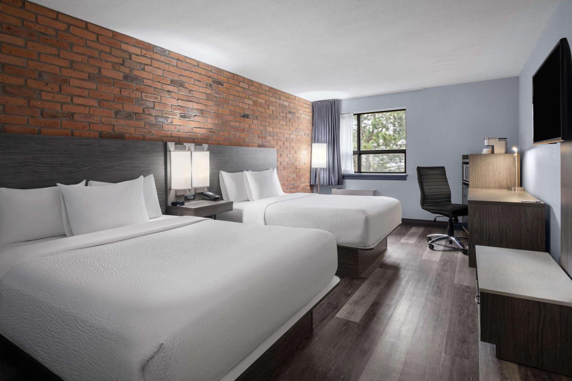 Travelodge By Wyndham Barrie Dış mekan fotoğraf
