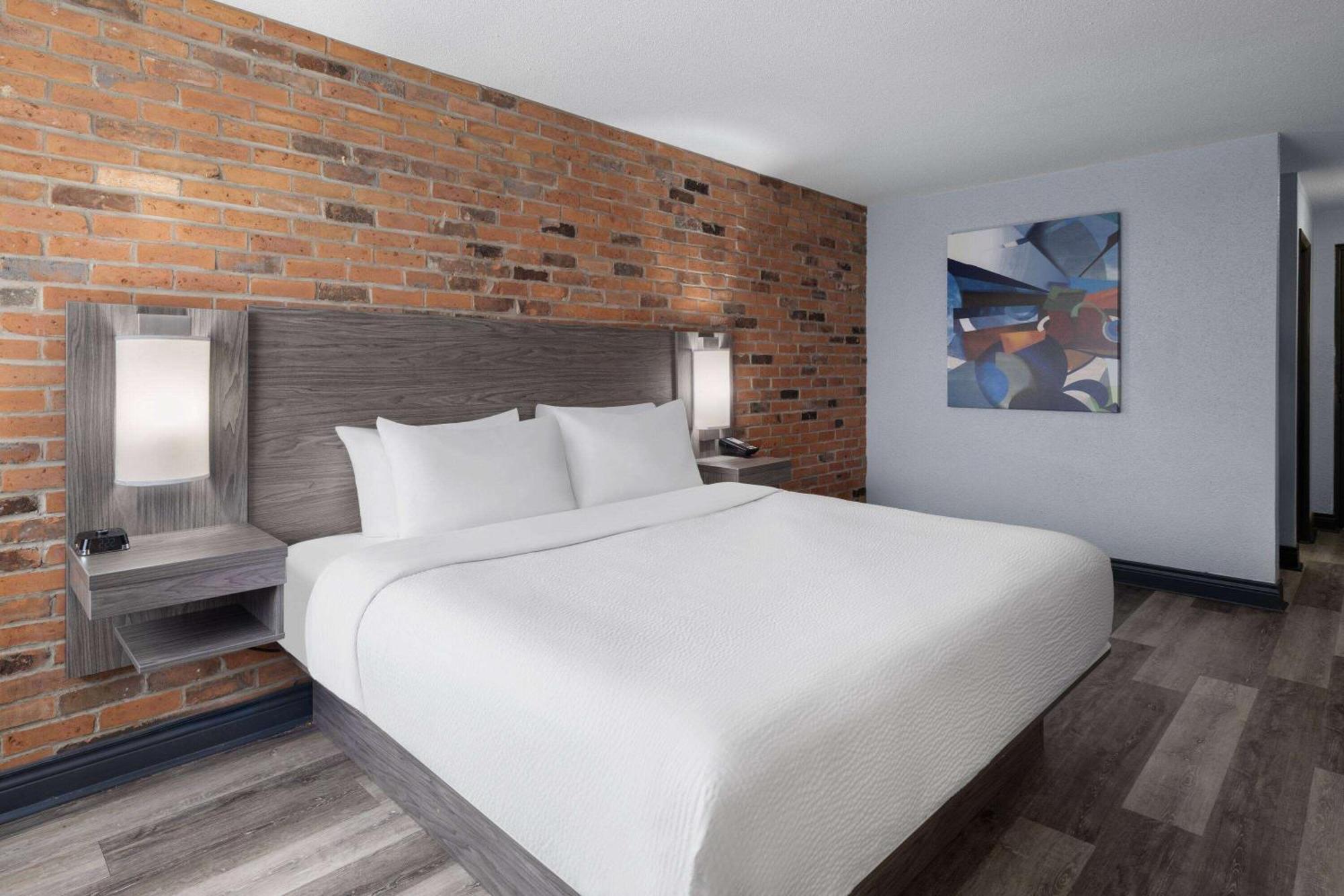 Travelodge By Wyndham Barrie Dış mekan fotoğraf