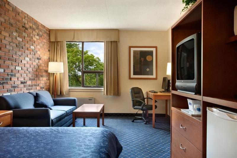 Travelodge By Wyndham Barrie Dış mekan fotoğraf